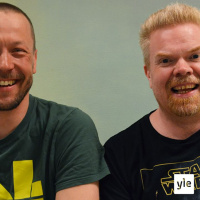 Mikko Peltsi Peltola: Keikkatarinoita: Mies, jonka näpeissä on seitsemäntoista festivaalia kesässä