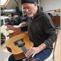 Harry Manx on the Raven and Blues