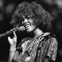 REPORTAJE | Whitney Houston, la alumna que conquistó el cielo