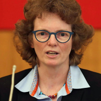 Uta Hirschler: Diakonie-Vorstand und engagierte Theologin