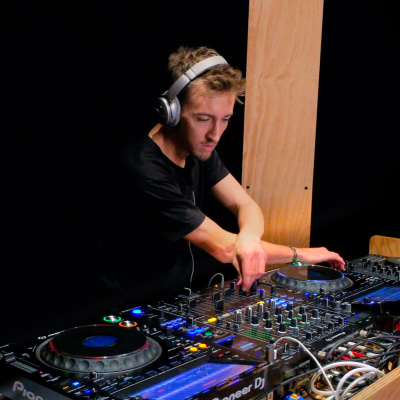 Louis Vigneau Live Mix