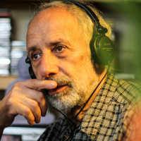 Miguel Grinberg también es Flash violeta.