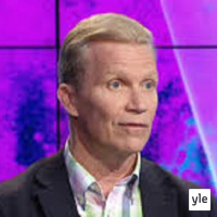 Ajantasa: St1:n Mika Anttosen toinen käsi on bensapumpulla, toinen piirtää maailman pelastavia energiavisioita