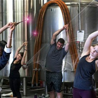 Entre Mestres e Magos do Yoga Moderno