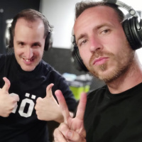 Essential deLuxe 1077