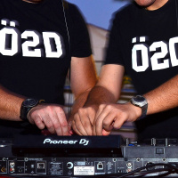 Essential deLuxe 1104