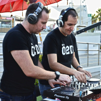 Essential deLuxe 1069