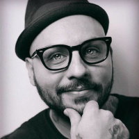 Essential deLuxe 923