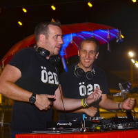 Essential deLuxe 1071