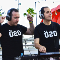 Essential deLuxe 1032