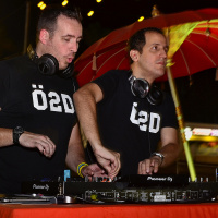 Essential deLuxe 1079