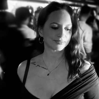 Hooked Podcast With Sarah Myers  Friends