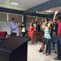  Si no eres feliz con lo que tienes, con lo que te hace falta... tampoco