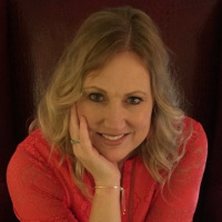 Tracy singing to our Lord Jesus | August 30 2016