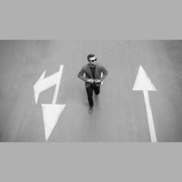 Un hombre con opciones