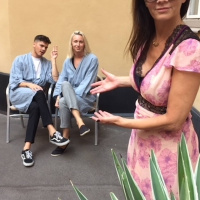 Lena Philipssons resa från blyg smålänning till tuff showartist