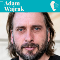 Adam Wajrak Kuna za kaloryferem