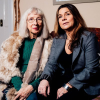 Katarina Hahr möter regissören Suzanne Osten i ett samtal om rädsla 