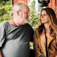 Katarina Hahr möter Plura Jonsson i ett samtal om kärlek