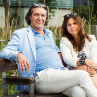 Katarina Hahr möter skådespelaren Kjell Bergqvist i ett samtal om kärlek