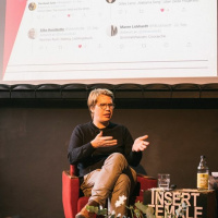 MÄNNLICHE BAUCHREDNER WEIBLICHER ERFAHRUNGEN: Vortrag von Johannes Franzen bei Insert Female Artist