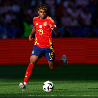 Spain sparkle  Kane previews Serbia v England