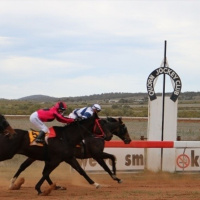 Quorn RC Fred Grose chats to Andrew Kuuse re their annual meeting in Flinders Ranges SA