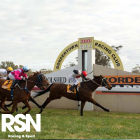 Bordertown RC Geoff Jarrett chats to Andrew Kuuse re Sundays Cup meeting on SA / Vic border