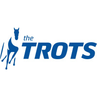 Mooroopna HRC Jeff Gledhill chats to Andrew Kuuse re Sundays Cup meeting at Shepparton Harness Racing Club