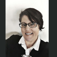 422 Hon skapar kläder för rullstolsburna