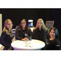 141 UF-företaget Jäs We Can! Om fyra drivna gymasietjejer som säljer surdeg