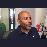 16: Ousmanes osteopat klinik är fullbokad i 6 mån