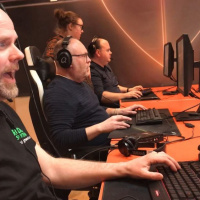 Persson och Marhlo testar E-sport