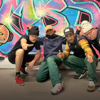 Persson och Marhlo testar breakdance