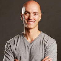 206: How to Scale your Online Business with Yuri Elkaim