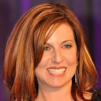 297: Surviving the Male Dominated Corporate World As A Woman With Holly Caplan