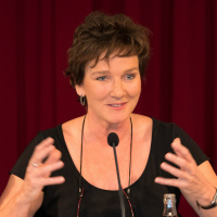 Intendantin Karin Beier zur Spielzeit Pressekonferenz 2017/18