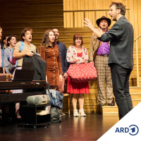 Wi snackt Platt: Ohnsorg-Premieer, Elbe 3 un Ünnert Lüchtfüer