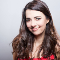 The Dark Stylings of Comedian Carmen Lynch