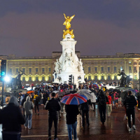 Is prolonged sorrow for the queen forced?