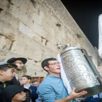 Shemini atzeret: Shemini, más allá de la perfección