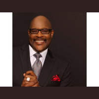 Loretta talks to Bishop Elect Marvin Winans