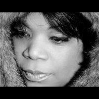 Loretta McNary Lives interviews Singer/SongwriterTre Alee