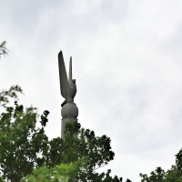 How did they put the eagle on top of the memorial in Russell?
