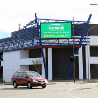 Why doesnt Canberra have any billboard advertising?