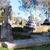 Did corpses get washed into Lake Burley Griffin following the Queanbeyan flood of 1974?