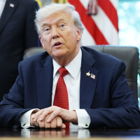 As the shutdown continues, which party is winning the political battle in Washington?