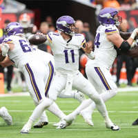Who will start at QB for the Vikings on Sunday? Who should start? Matthew Coller says the answer to those questions is the same.