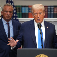 Trumps struggle to say acetaminophen wasnt a great start to the press conference