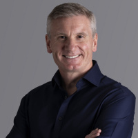 Episode 2233: Peter Docker~ Frmr Royal Air Force Senior Officer Promoting Others by Leading From the Jumpseat